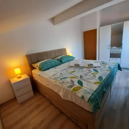 Apartmán Vojni - With Pool Privlaka (Zadar)