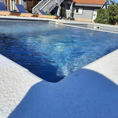 Vojni - With Pool