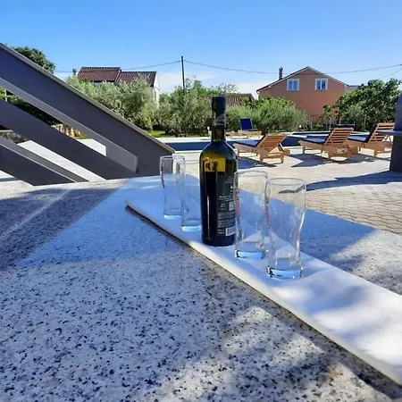 Apartmán Vojni - With Pool Privlaka (Zadar)