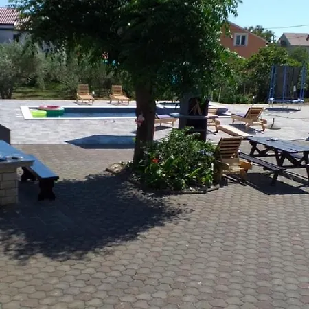 Apartmán Vojni - With Pool